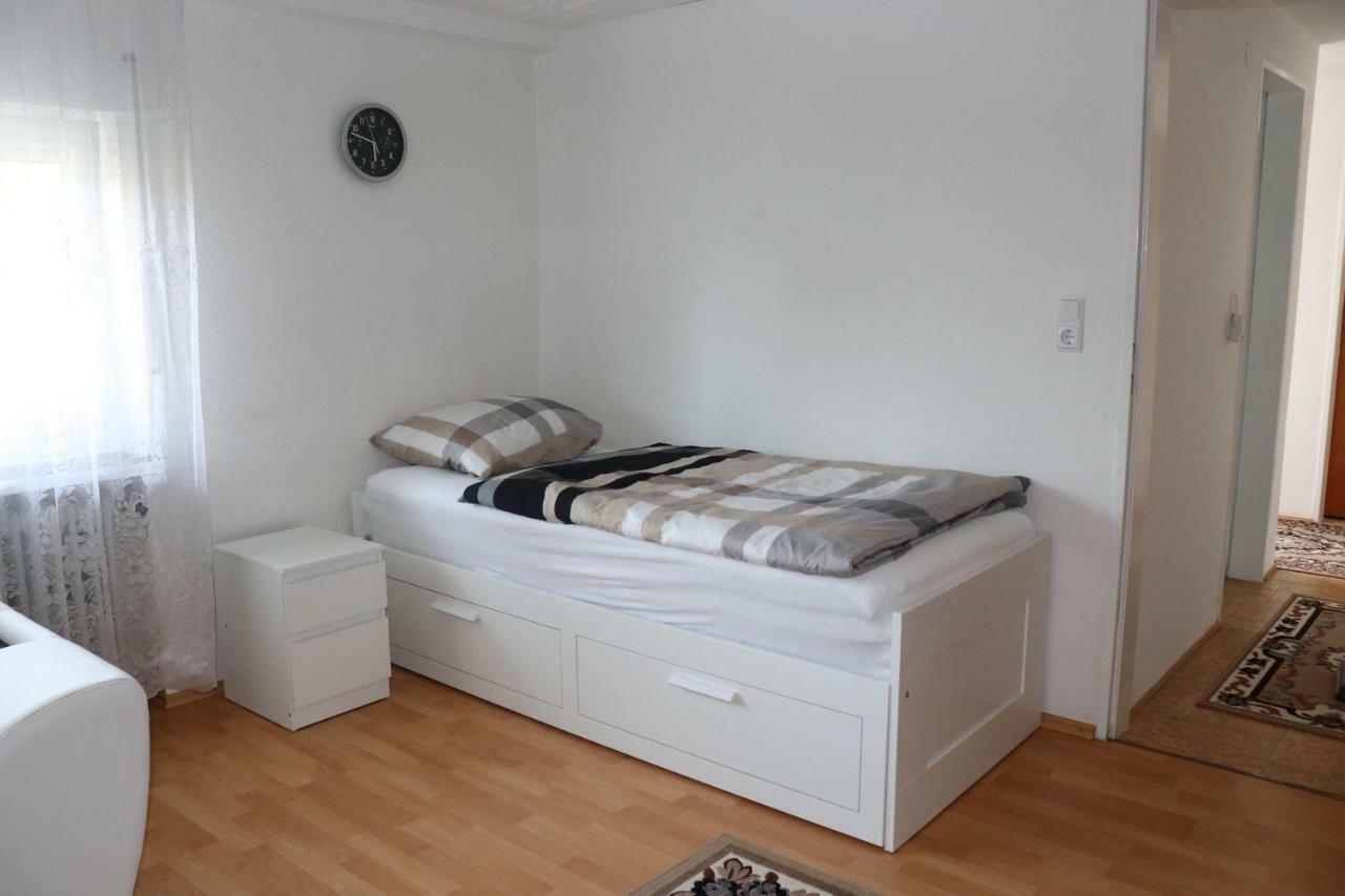 Ferien- Und Monteurwohnung Julia Moerlenbach Ngoại thất bức ảnh